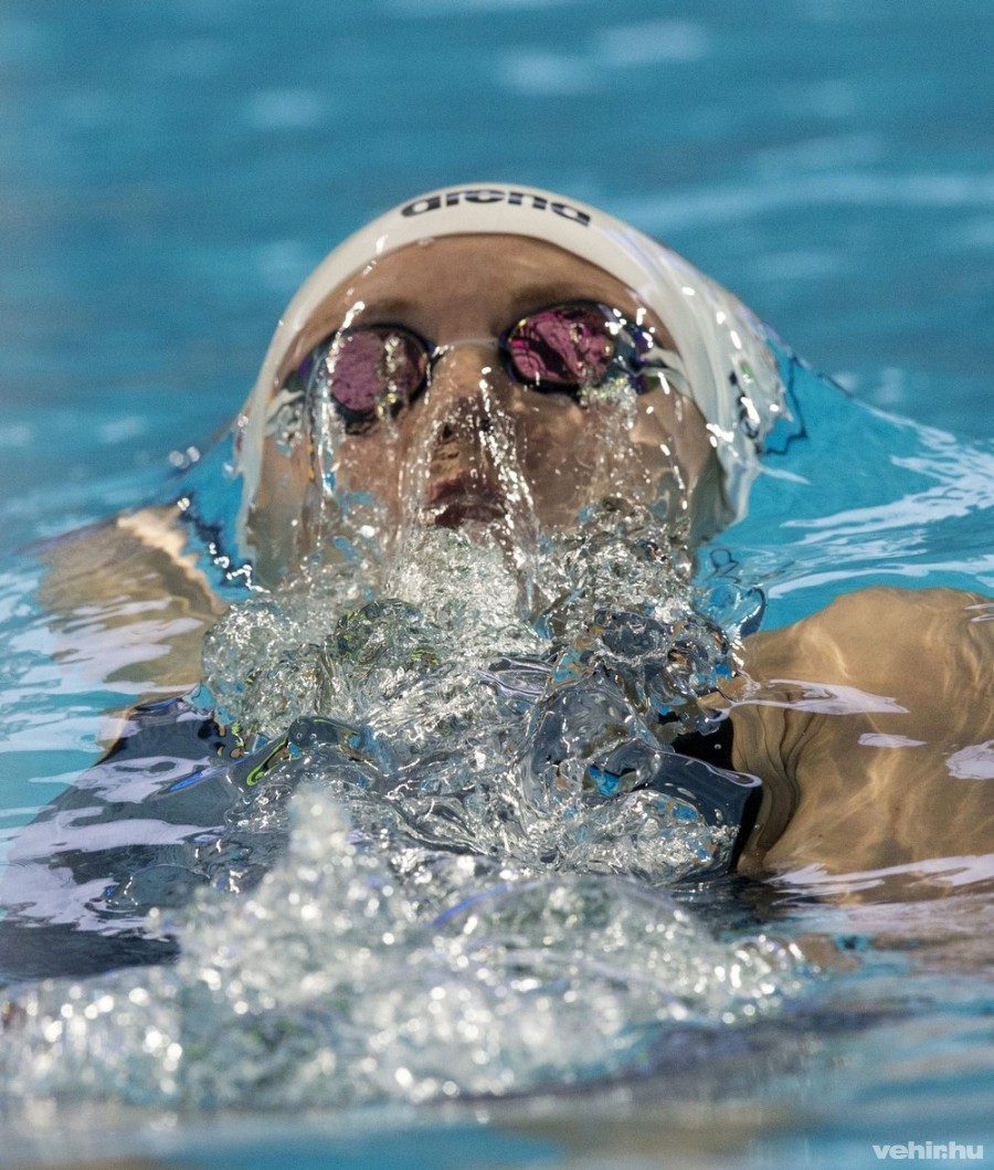 A későbbi bronzérmes Hosszú Katinka a 200 méteres hátúszás döntőjében a kazanyi vizes világbajnokságon 2015. augusztus 8-án. MTI Fotó: Kovács Anikó
